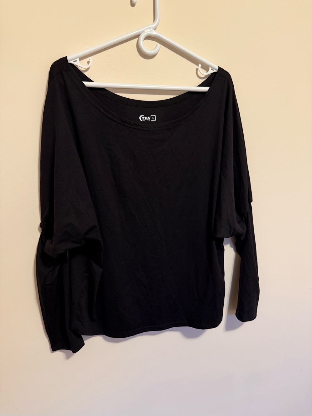ZYIA Black Relaxed Long‑Sleeve Women's Top